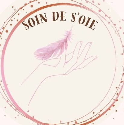 logo soin de s'oie. une main ouverte avec une plume qui ce dépose sur la main